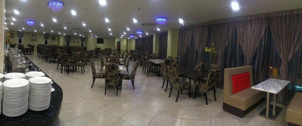Midcity Hotel
