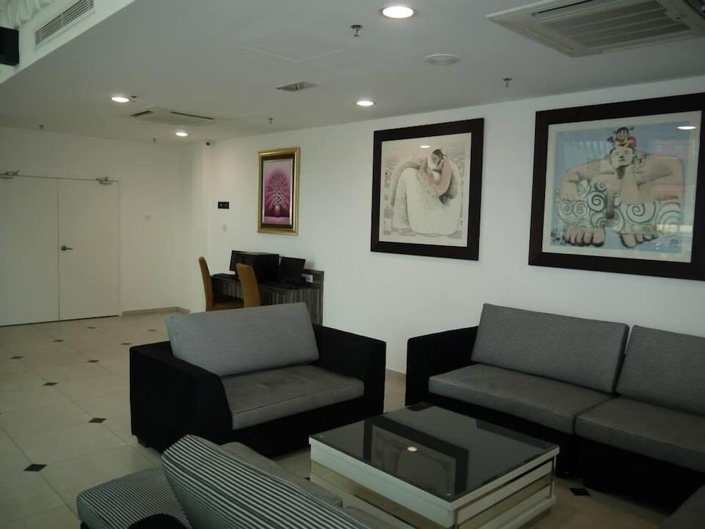 Hotel Midcity